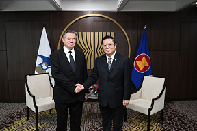 Meeting between Sergey Glaziev and Secretary-General of ASEAN Dr. Kao Kim Hourn Meeting between Sergey Glaziev and Secretary-General of ASEAN Dr. Kao Kim Hourn